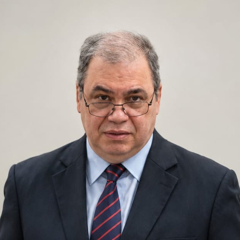 Retrato de Eduardo Sánchez Gauto, Th.M., Director de la Carrera de Teología