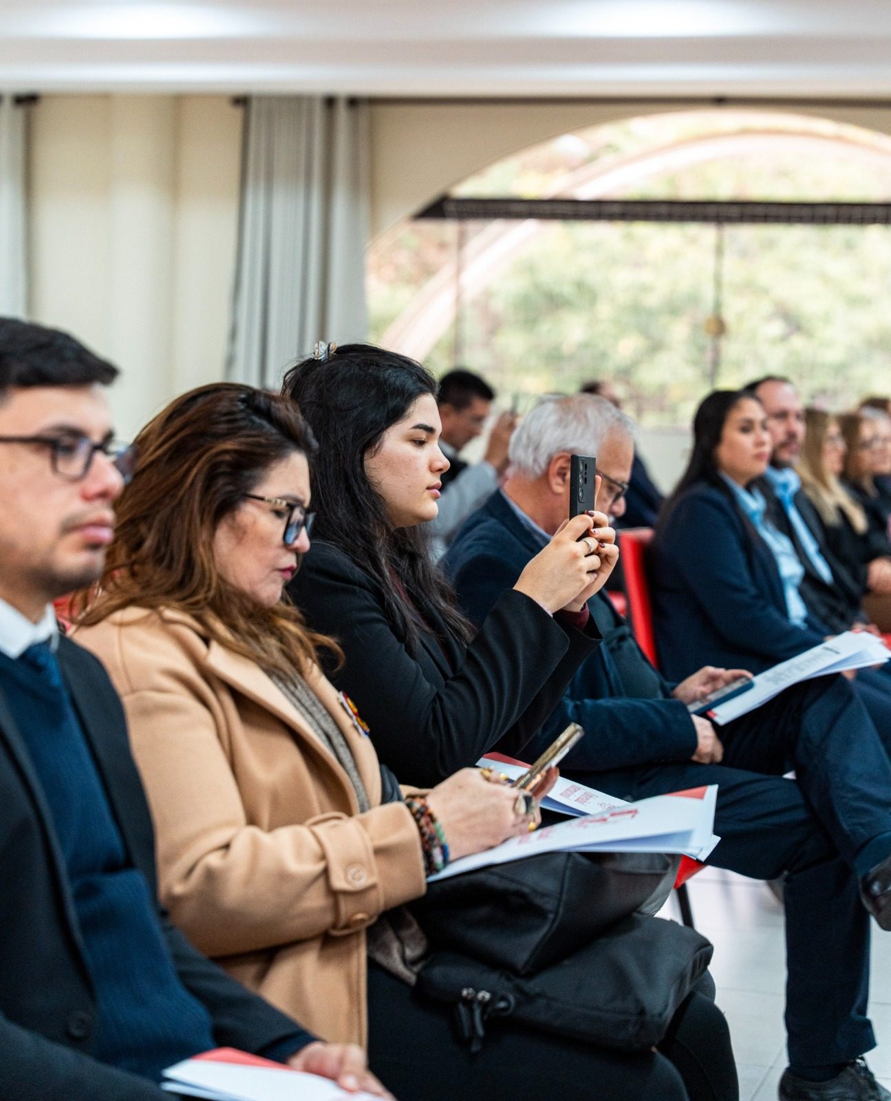 Invitados y estudiantes de la primera cohorte