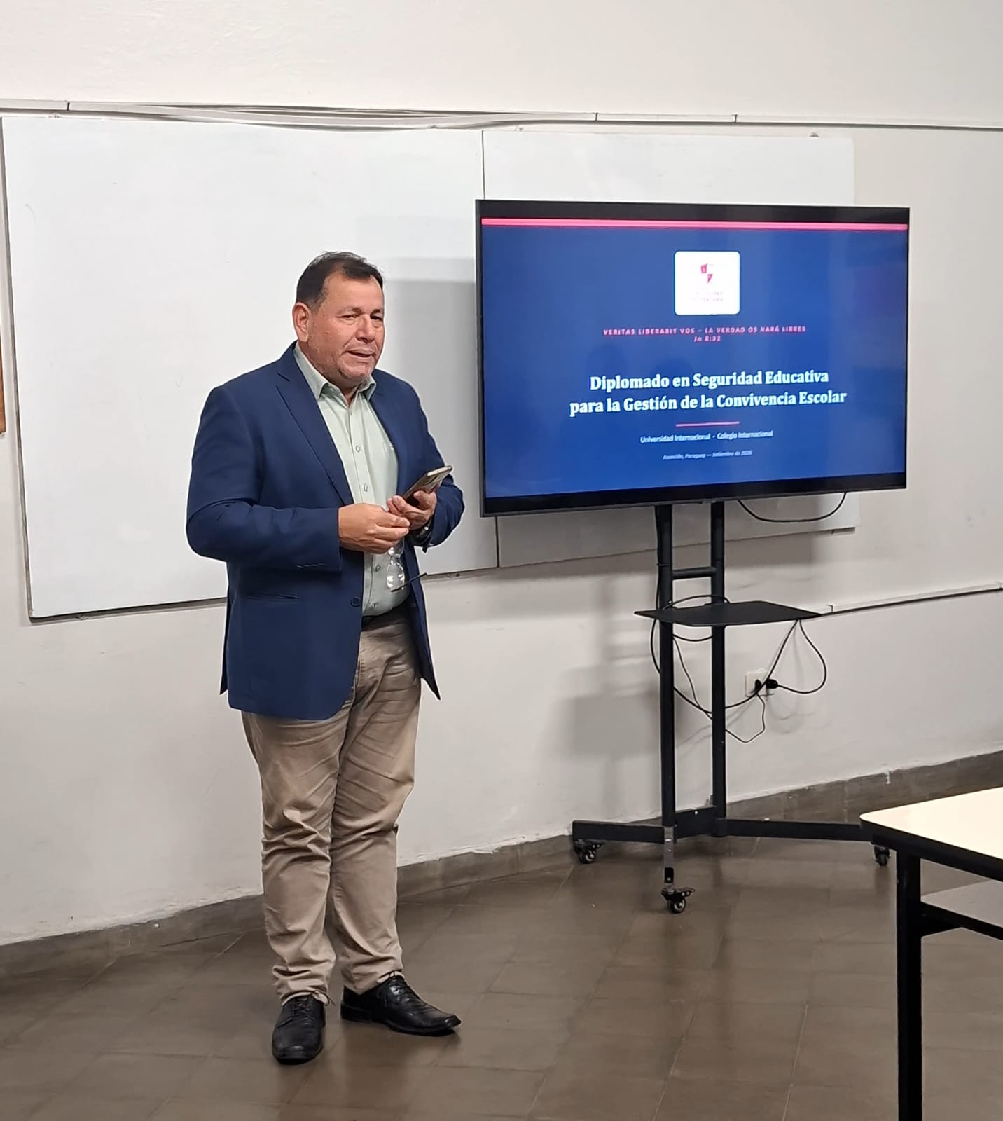Director del Colegio Internacional en la apertura del Diplomado en Seguridad Educativa