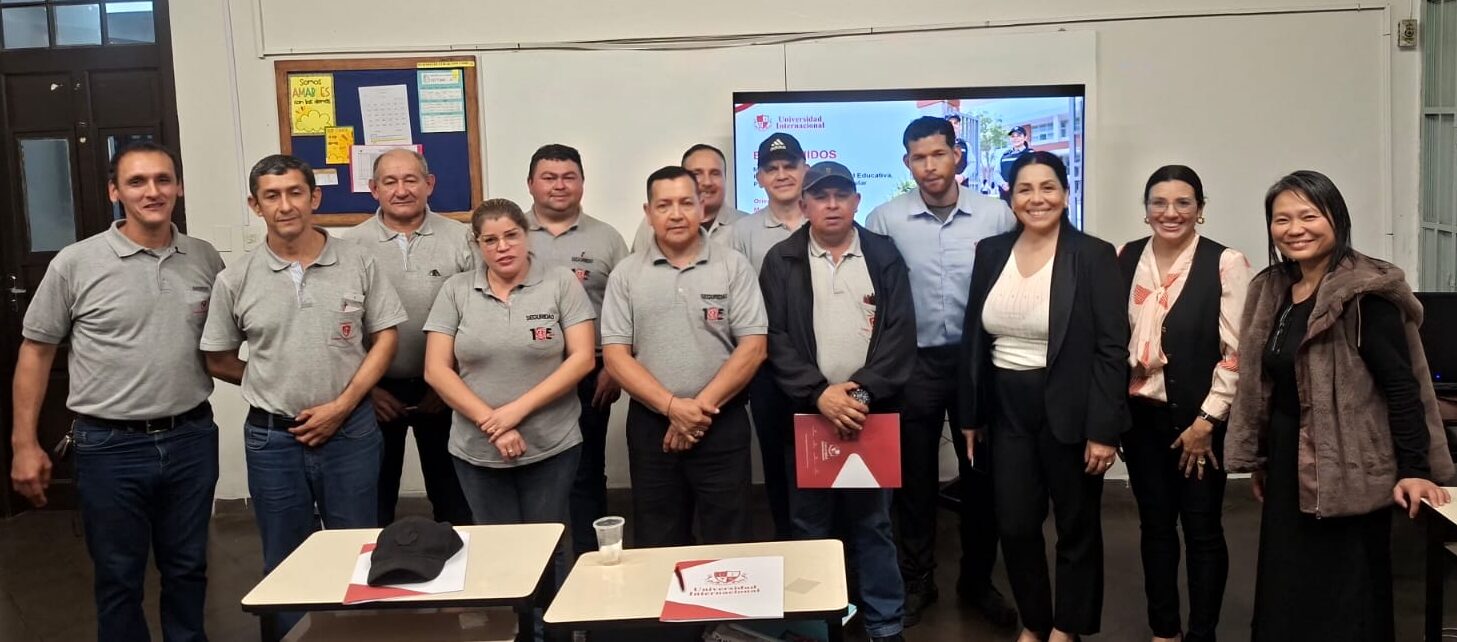 Participantes y autoridades en la apertura del Diplomado en Seguridad Educativa